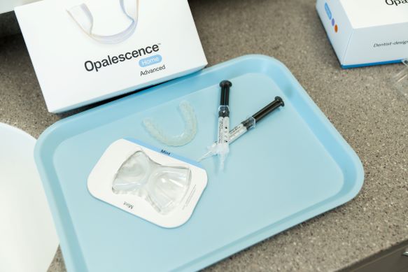 Get a Brilliant Smile With Teeth Whitening